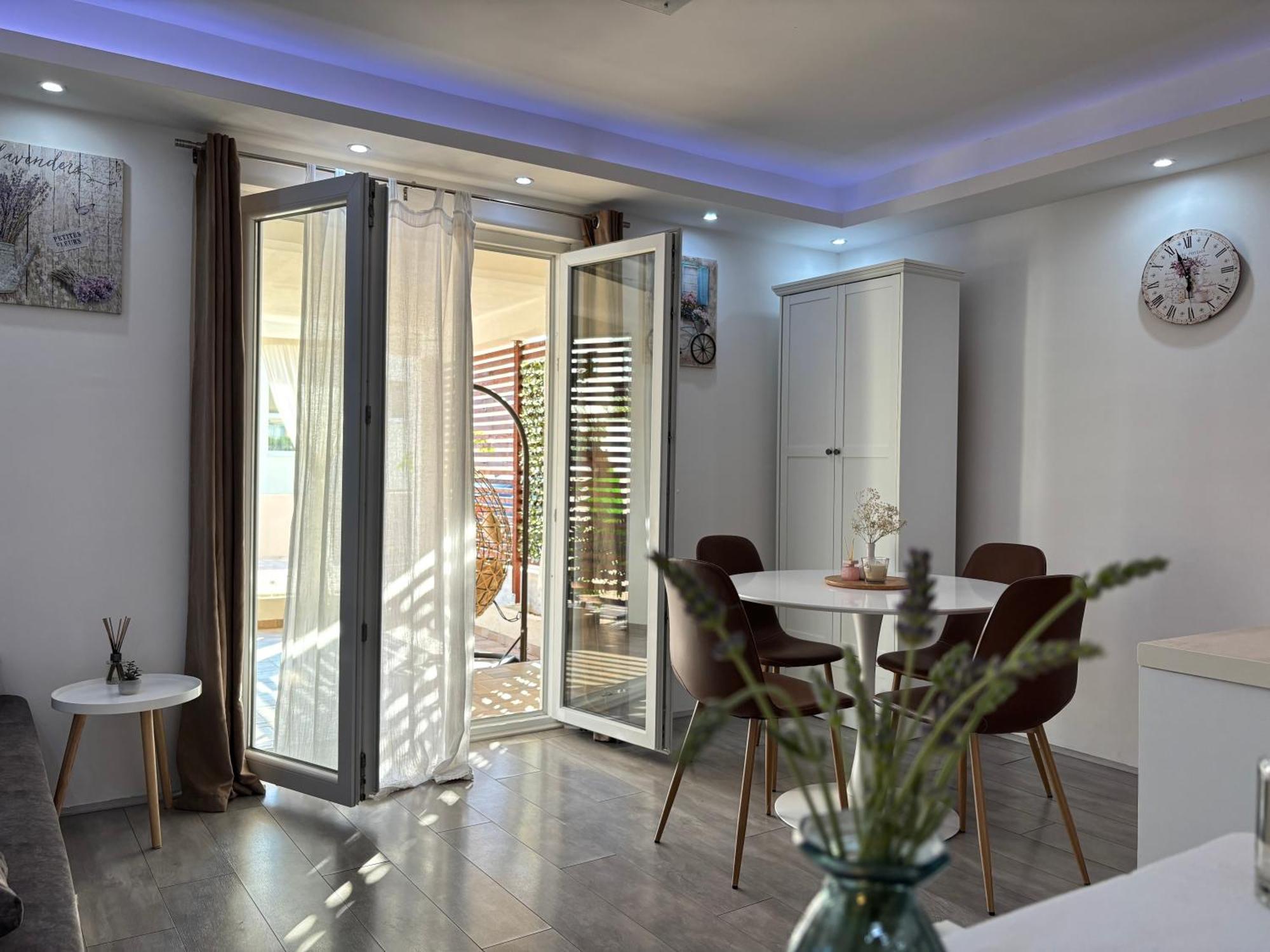 Luxury Apartman Nr شيبينيك المظهر الخارجي الصورة